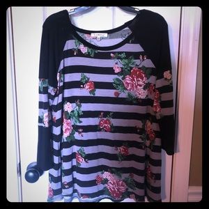 3/4 sleeve cute 🌺 top